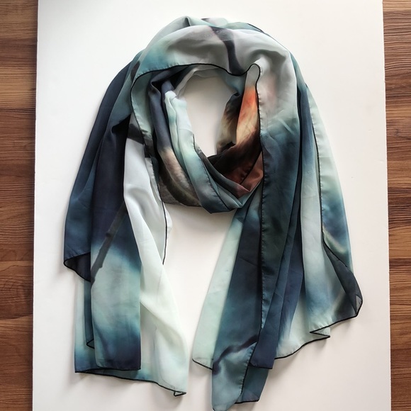 SQUIRREL! Scarf Wrap 35”x68” - Picture 2 of 2